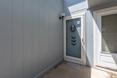 3015 Macon Cir, Aurora, CO 80014-3056