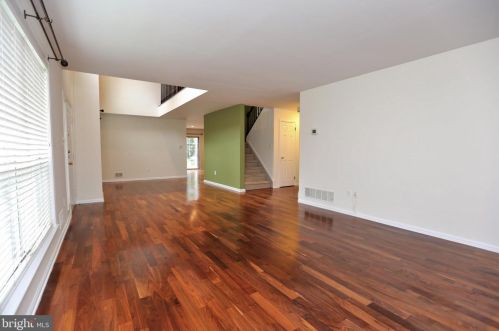 24 Dorset Ct, Princeton NJ  08540-7054 exterior