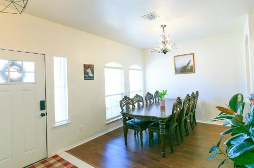 1101 Whistle Stop Dr, Fort Worth TX 76131-4924 exterior