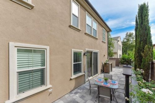 186 Pathway, Irvine CA  92618-8846 exterior