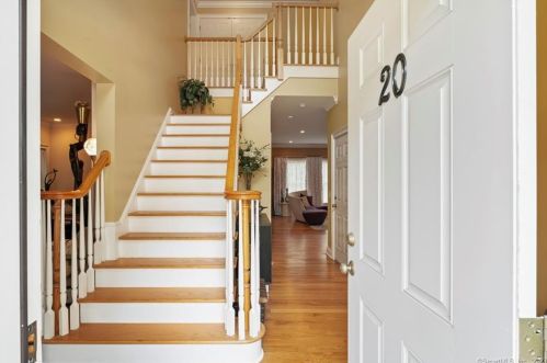 20 Hayes Ave, Norwalk, CT 06855-2235