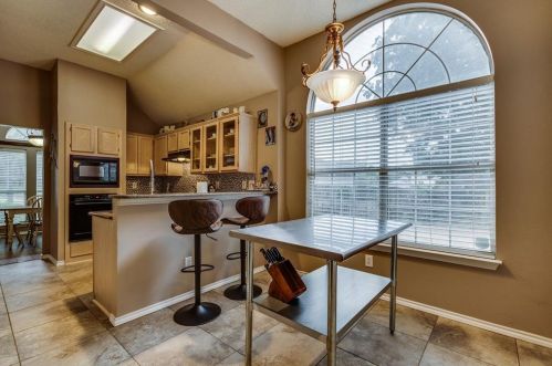 7624 Arbor Ridge Ct, Fort Worth TX  76112-4535 exterior