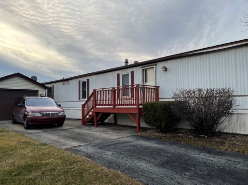 33 Swan Ln, Sollitt, IL 60401-9772