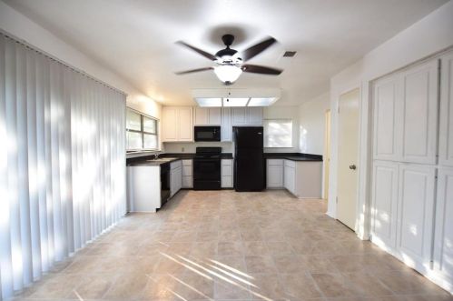 1818 Redbud Cir, Carrollton TX  75006-4204 exterior