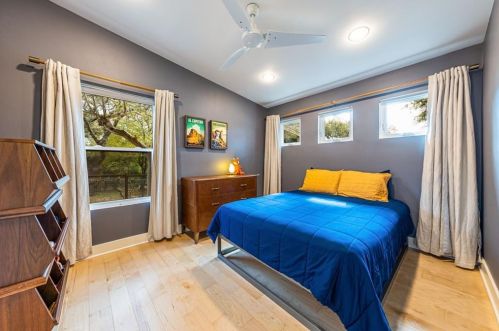 7100 Dunkirk Dr, Austin TX  78736-1805 exterior