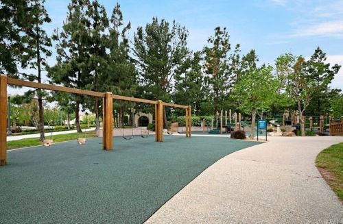 72 Salton, Irvine CA  92602-2425 exterior