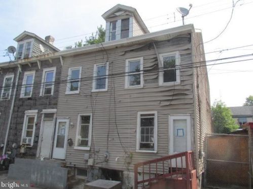 270 Hills Pl, Trenton, NJ 08611-2908