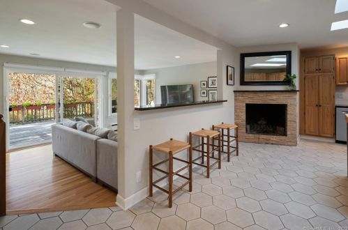 272 Old Grumman Hill Rd, Wilton CT  06897-4647 exterior