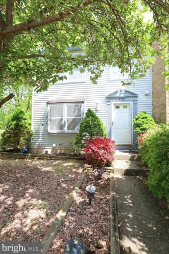 8206 Burning Forest Ct, Springfield VA  22153-3856 exterior