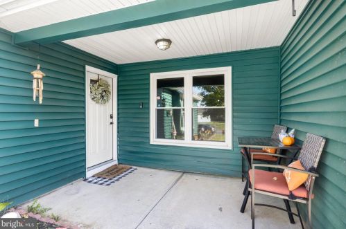4 Ainsworth Ln, Erial, NJ 08081-1711