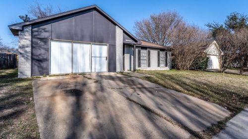 4009 Longstraw Dr, Fort Worth TX  76137-1618 exterior