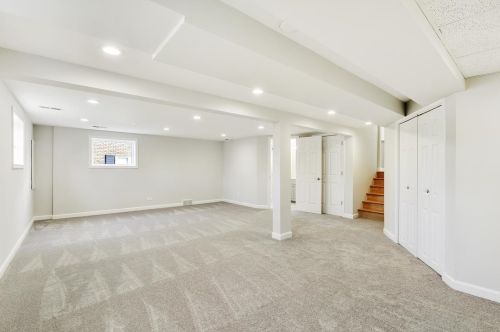 54 Naperville Rd, Willowbrook IL  60514-1021 exterior