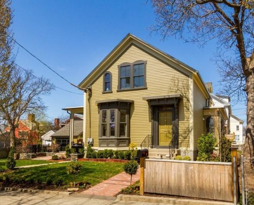 43 Church St, Warren, RI 02885-3119