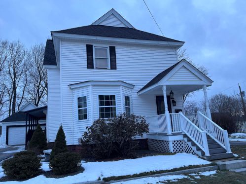 18 Maple St, Allenstown, NH 03275-1133