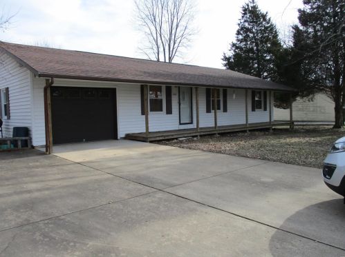 607 Magnolia St, Cuba, MO 65453-1927