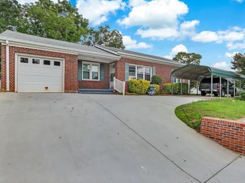 4725 Lee St, Buford, GA 30518-5724