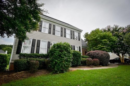 948 Rolling Meadows Dr, Loganville, GA 30052-5490