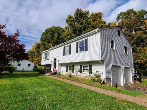215 Robin Ln, Cheshire, CT 06410-2429