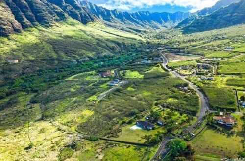 84810 Maiola St, Nanakuli, HI 96792-4620