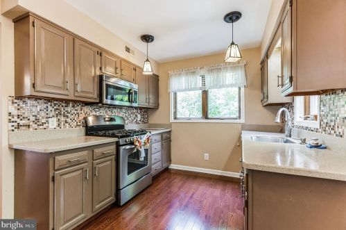 142 Hawthorne Ave, Tavistock NJ 08033-1401 exterior