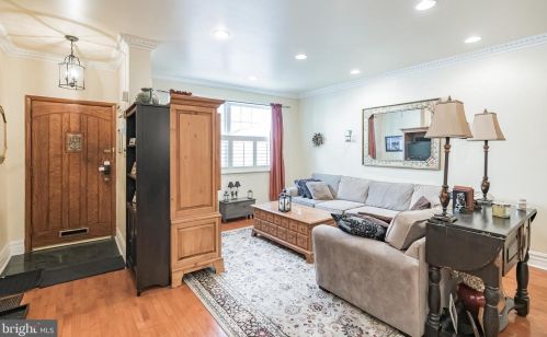 616 Christian St, Philadelphia, PA 19147-2925