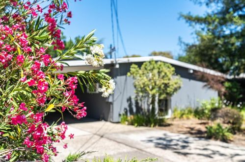 4217 Park Blvd, Palo Alto, CA 94306-4144