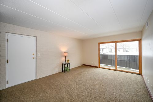 493 Timber Ridge Dr, Carol Stream, IL 60188-2821