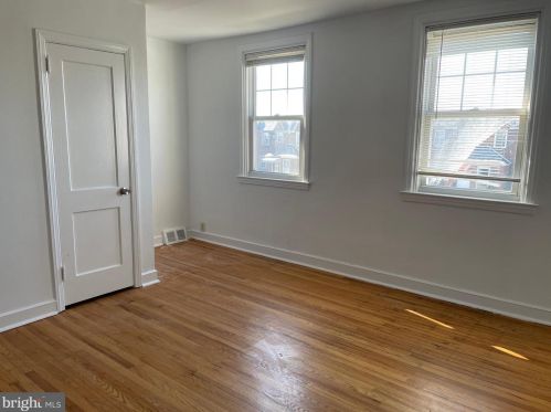 7053 Large St, Philadelphia PA 19149-1725 exterior