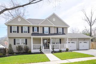 55 Henry St, Metuchen, NJ 08840-2023