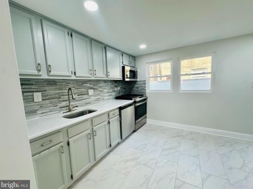 1407 Franklin St, Philadelphia, PA 19147-5724