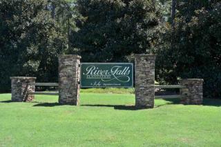 212 River Falls Dr, Duncan, SC 29334-9258