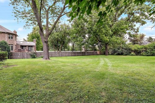 241 Coe Rd, Willowbrook IL  60514-1006 exterior