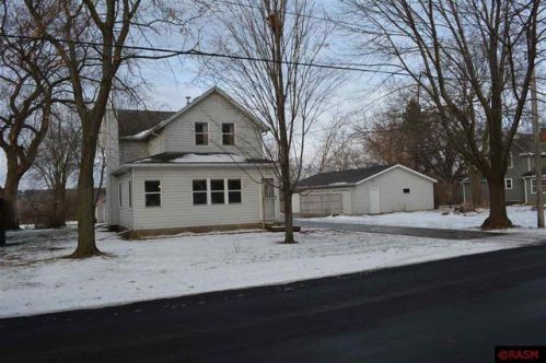 1514 5th Ave, Mankato, MN 56001-2921
