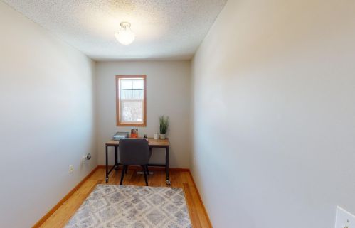 1091 Barclay St, Saint Paul MN  55106-1405 exterior