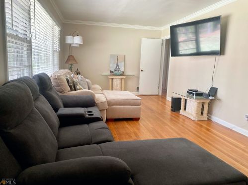 3703 Hill Acres Rd, Atlanta GA  30331-4816 exterior