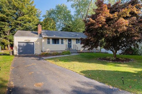 10 Flintlock Rd, Norwalk CT  06850-4425 exterior