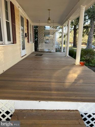 21 Carlton Ave, Trenton, NJ 08618-1418