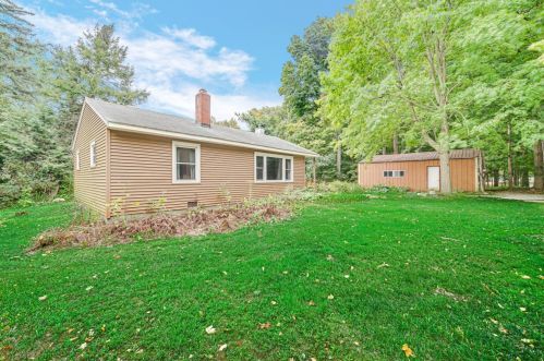 302 Sturdy Rd, Valpo, IN 46383-5214