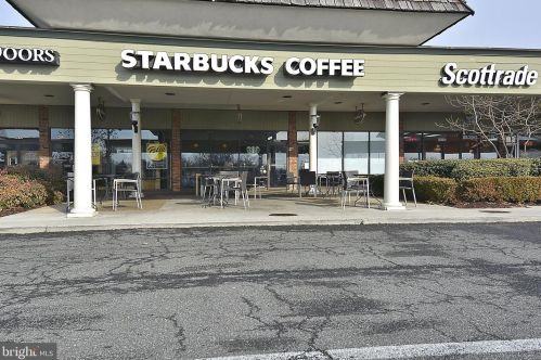 9270 Sprucewood Rd, Springfield VA  22015-3559 exterior