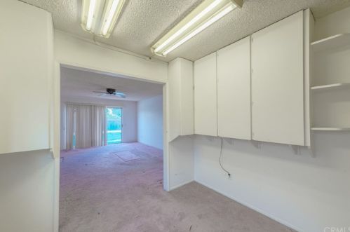 5985 Kitty Hawk Dr, Riverside CA  92504-1445 exterior