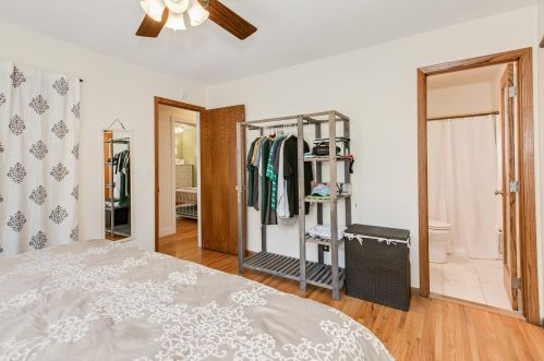 1033 Carlton Dr, Saint Paul MN  55126-8127 exterior