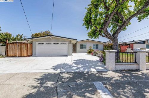 27704 Loyola Ave, Hayward, CA 94545-4227