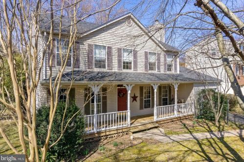 5876 Pontiac Dr, Woodbridge, VA 22193-3800