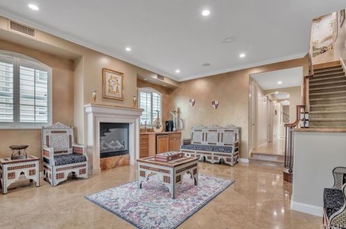 1610 Pacific Coast Hwy, Huntington Beach CA  92648-4434 exterior