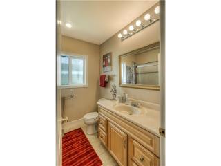 9255 12 Ave, Seattle WA  98115-2830 exterior