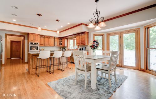 1547 Pine Lake Dr, Naperville IL  60564-9791 exterior