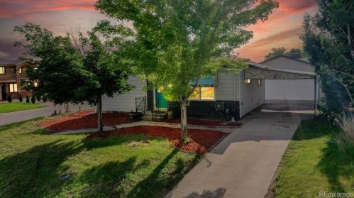 102 Zenobia St, Denver, CO 80219-1735