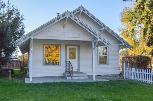 1206 80th Ave, Yakima, WA 98908-9741