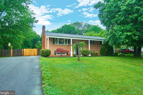 7806 Ontario Rd, Gainesville, VA 20155-1711