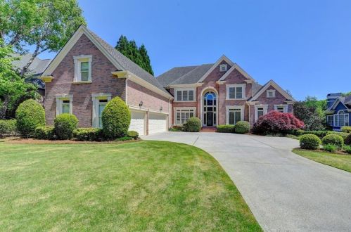 5870 Stoneleigh Dr, Suwanee, GA 30024-5330
